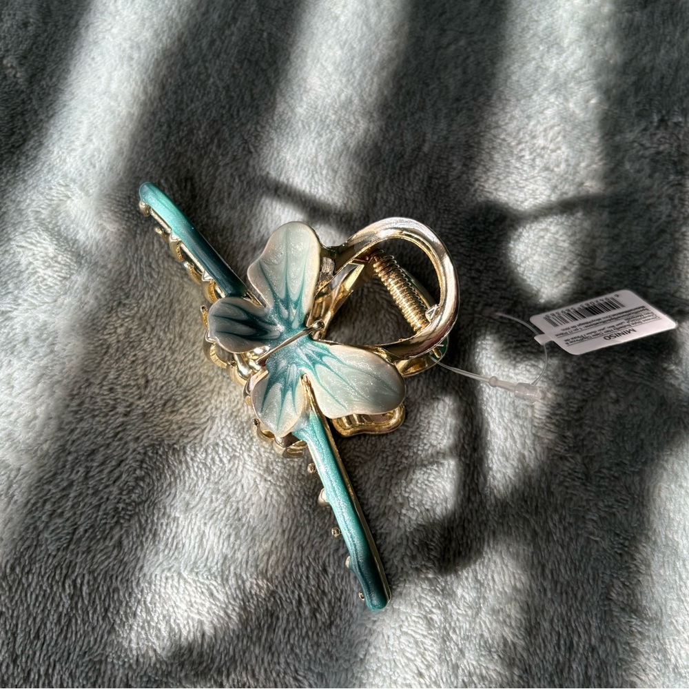 NWT Elegant Butterfly Hair Clip in Teal and Gold